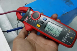 Cách đo dòng điện 1 chiều bằng ampe kìm đơn giản nhất 35 Cách đo dòng điện 1 chiều bằng ampe kìm đơn giản nhất