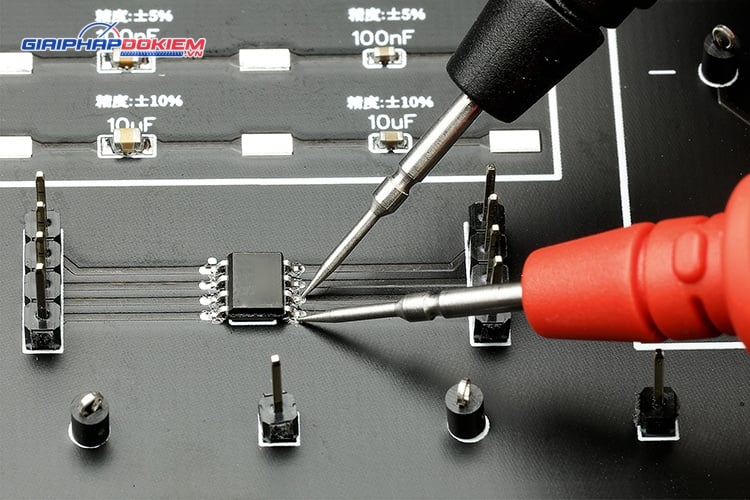 Đồng hồ vạn năng FLUKE 15B MAX (1000V, 0.5%+3, IP40) 13 Đồng hồ vạn năng FLUKE 15B MAX (1000V, 0.5%+3, IP40)