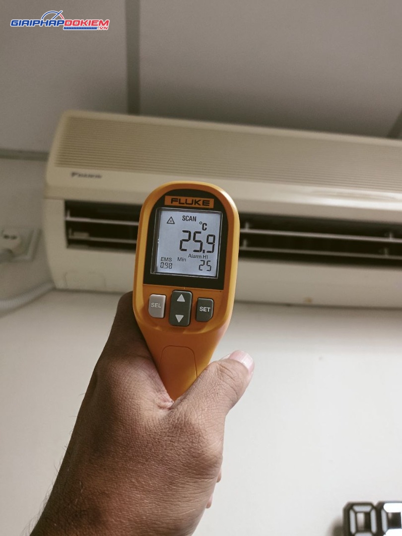 Máy đo nhiệt độ hồng ngoại Fluke 59 MAX 17 Máy đo nhiệt độ hồng ngoại Fluke 59 MAX - Ảnh 8