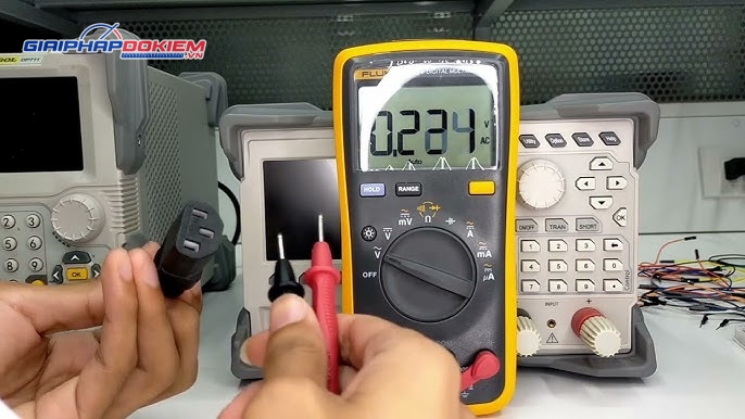 Đồng hồ vạn năng FLUKE 15B MAX (1000V, 0.5%+3, IP40) 12 Đồng hồ vạn năng FLUKE 15B MAX (1000V, 0.5%+3, IP40)