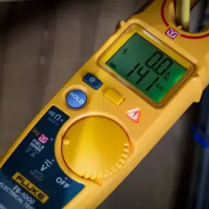 Thiết bị kiểm tra điện Fluke T6-1000 42 Fluke T6 1000 Electrical Tester 01 650x488.jpg