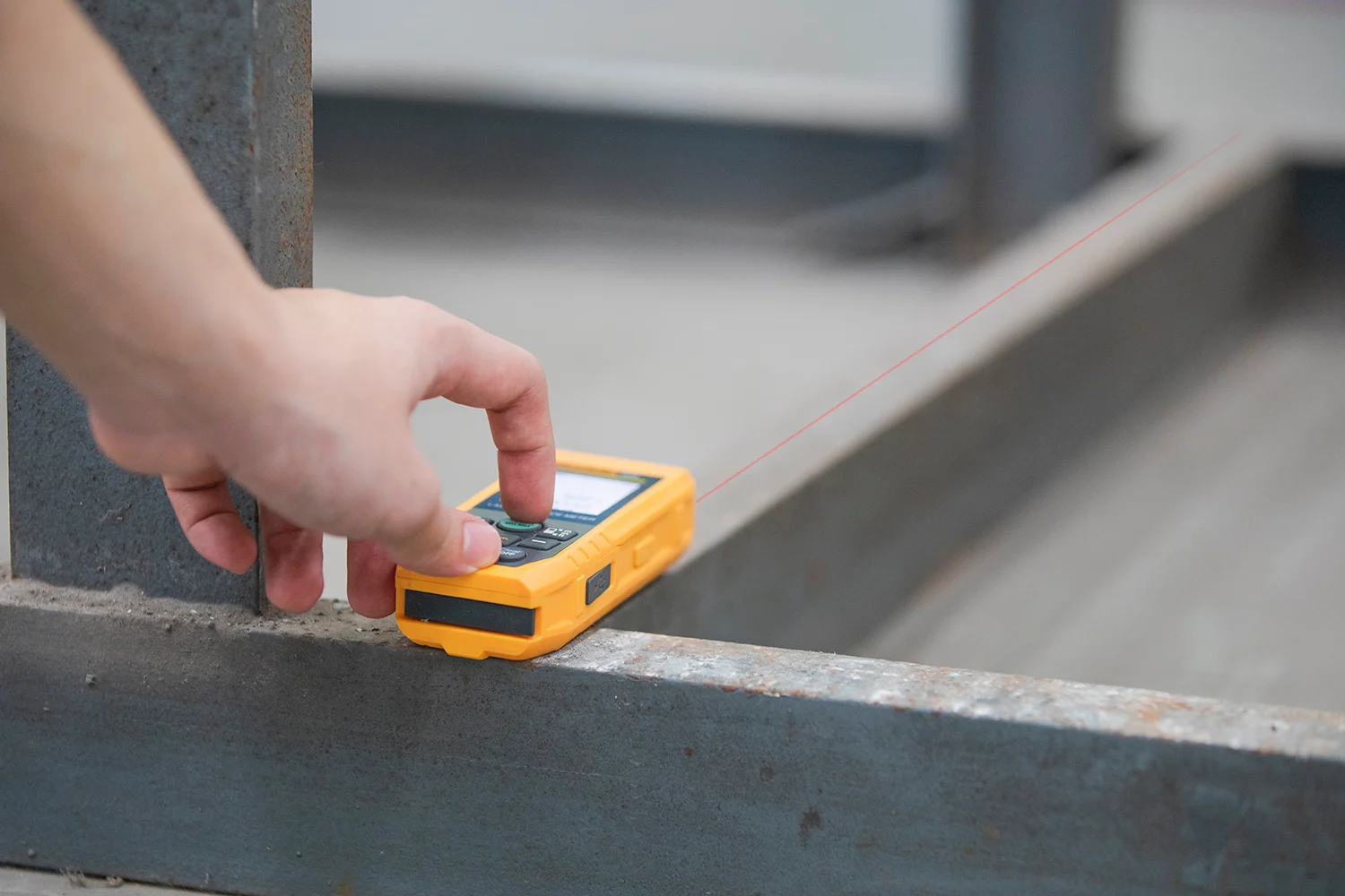 Máy đo khoảng cách bằng laze FLUKE 404E (0.2 đến 40 m) 15 Máy đo khoảng cách bằng laze FLUKE 404E (0.2 đến 40 m) - Ảnh 4