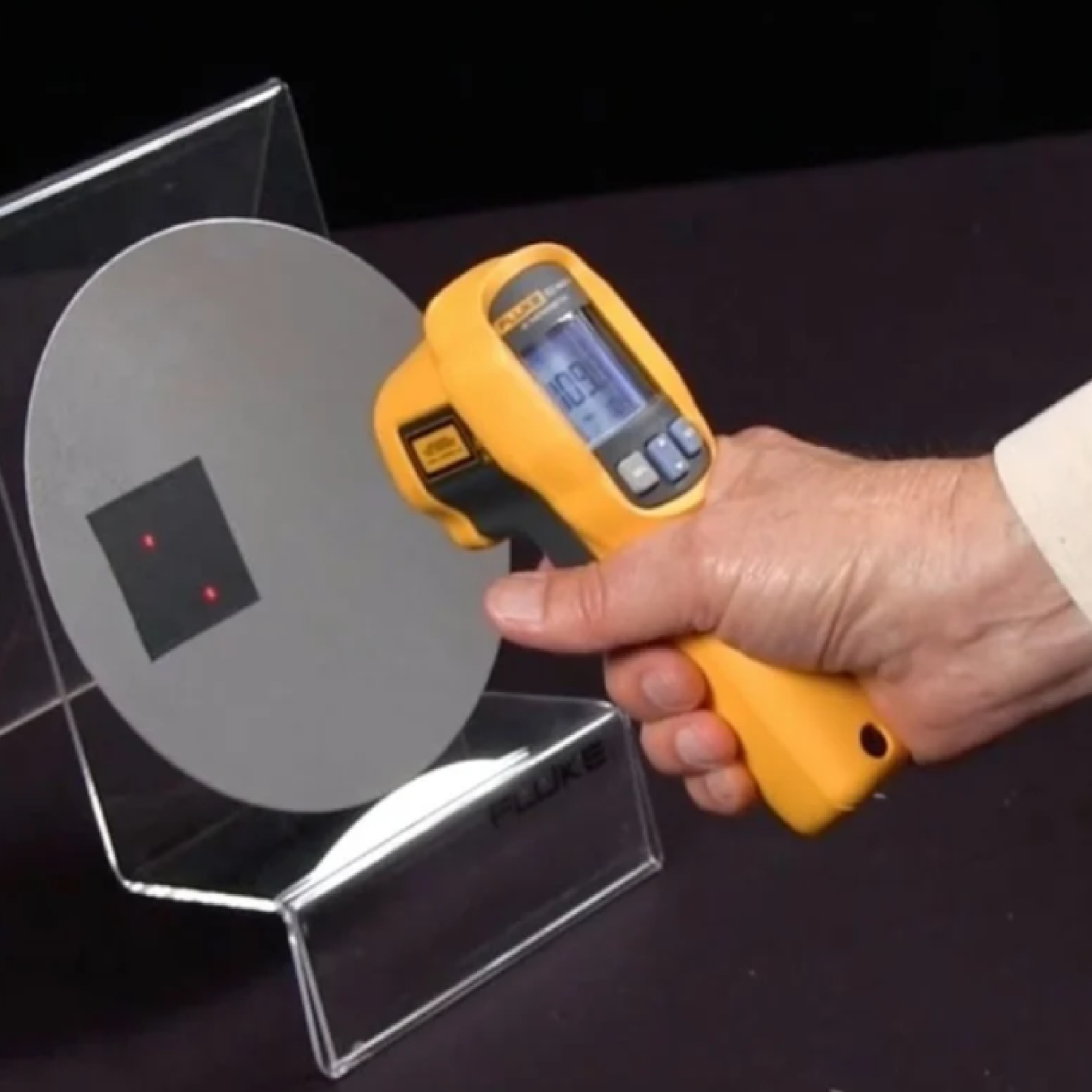 Máy đo nhiệt độ hồng ngoại Fluke 62 MAX+ 9 Máy đo nhiệt độ hồng ngoại Fluke 62 MAX+ - Ảnh 4