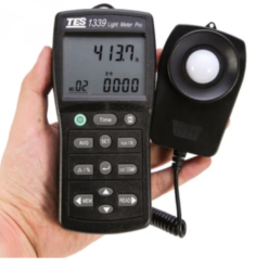 Máy đo cường độ ánh sáng TES 1339 18 Chua co ten3 fotor 2024092784645