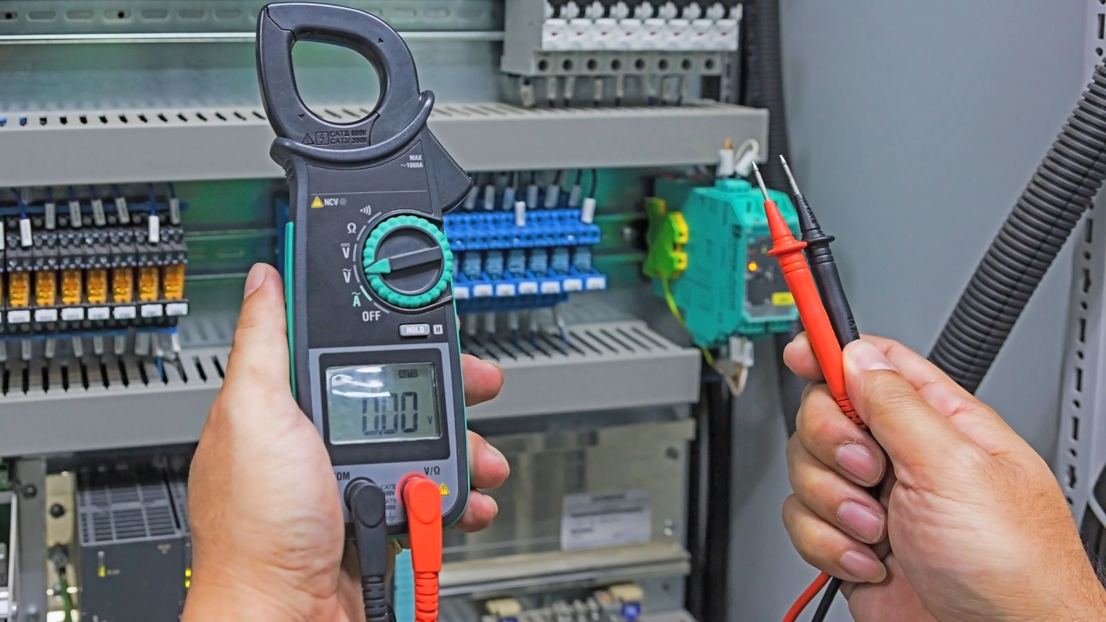 Dịch Vụ Hiệu Chuẩn Ampe Kìm Chính Xác Tại Giải Pháp Đo Kiểm 5 Tại sao cần phải hiệu chỉnh ampe kìm