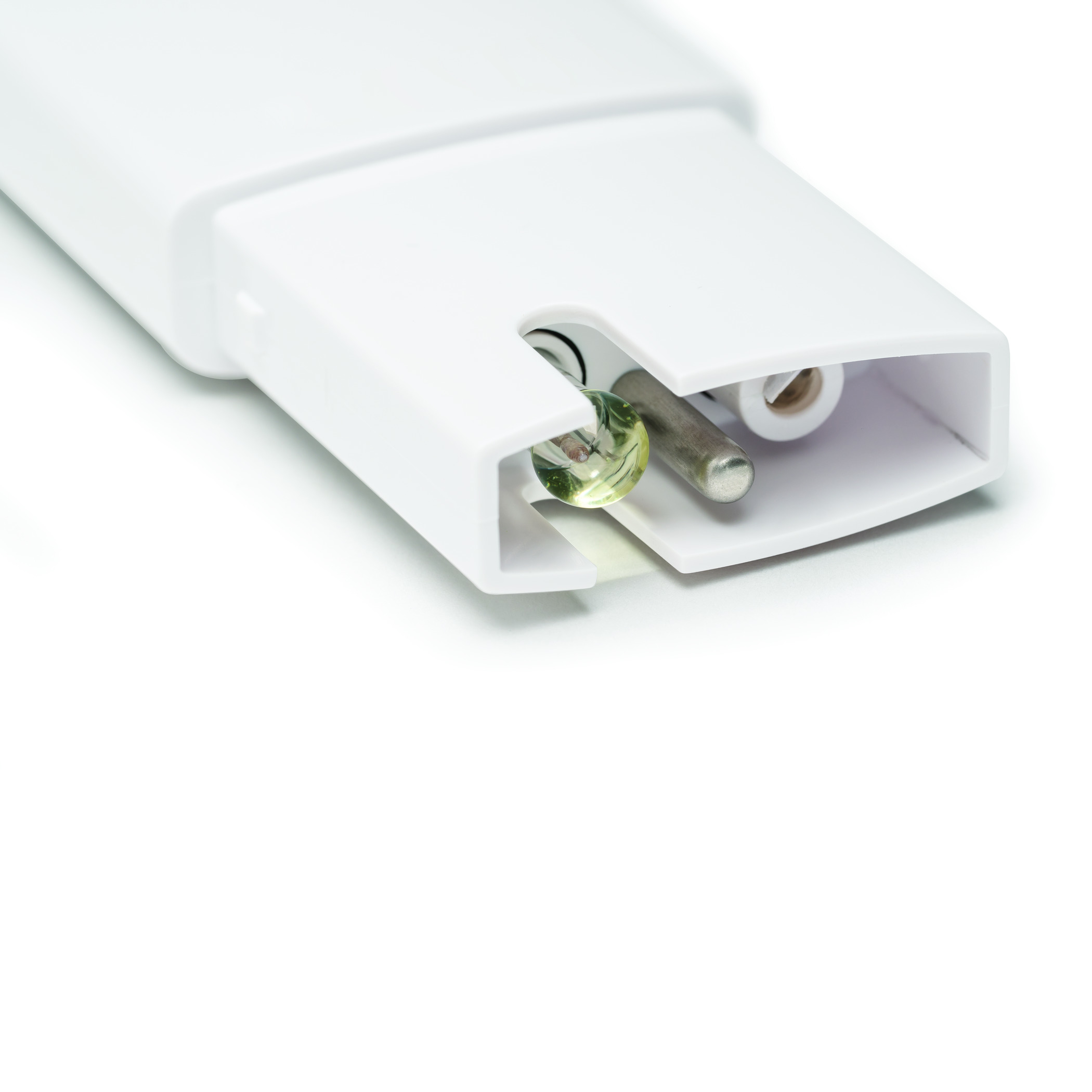 Bút Đo pH/Nhiệt Độ Với Độ Phân Giải 0.01pH Hanna HI98108 4 Bút Đo pH/Nhiệt Độ Với Độ Phân Giải 0.01pH Hanna HI98108 - Ảnh 4