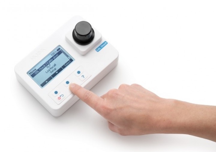 Máy Quang Đo Clo Dư Và Clo Tổng Trong Nước Sạch Hanna HI97711 2 Máy Quang Đo Clo Dư Và Clo Tổng Trong Nước Sạch Hanna HI97711 - Ảnh 2