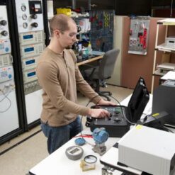 Máy hiệu chuẩn áp suất di động FLUKE 3130-G2M 10 fc 3130 09a c 1500x1000 1