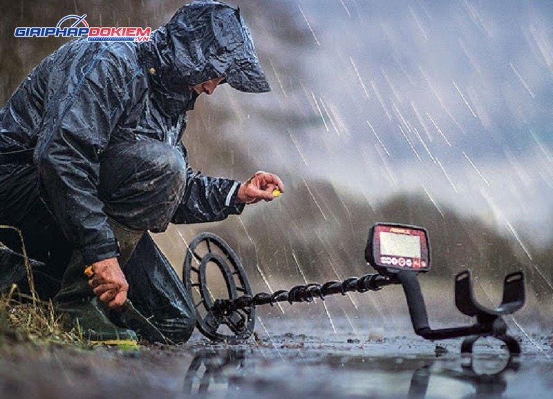 Máy dò kim loại Fisher F22 chống thấm nước 7 Máy dò chống thấm nước F22 - Fisher dùng cuộn dây elip chống thấm nước