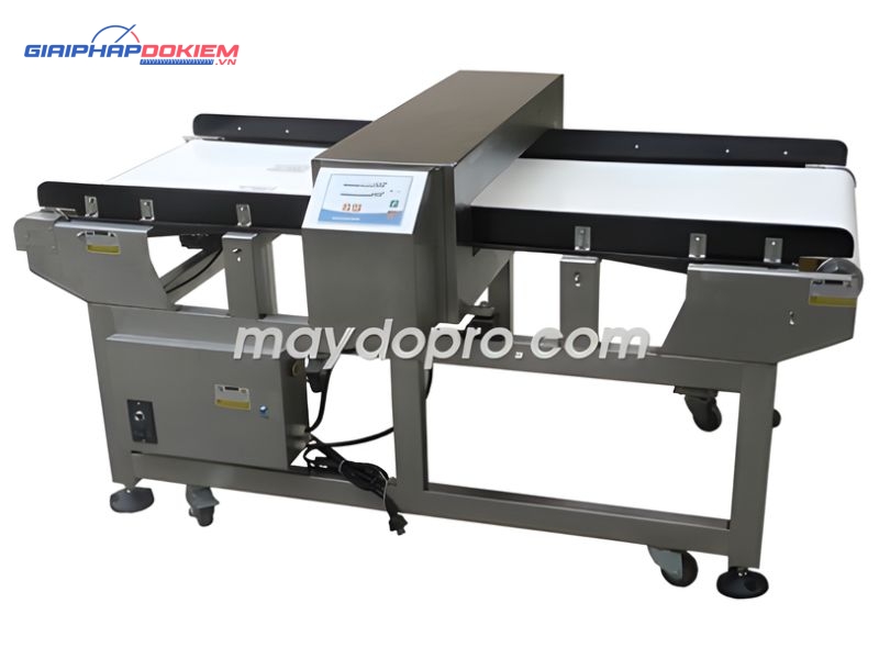 Máy dò kim loại trong thực phẩm, dược phẩm VMF Detector 8 Máy dò kim loại VMF Detector được thiết kế dạng để bàn kết hợp băng tải
