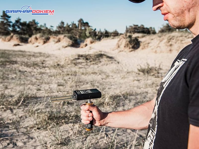 Máy dò vàng tầm xa Compass Long Range GOLD 24-5500 7 Máy dò vàng tầm xa Compass Long Range GOLD 24-5500 hỗ trợ dò tìm mục tiêu với khoảng cách lên tới 1400m
