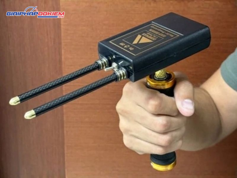 Máy dò vàng đa tần Compass Long Range Gold Carbon 500 7 Gold Carbon 500 trang bị công nghệ Multi-Frequency tiên tiến