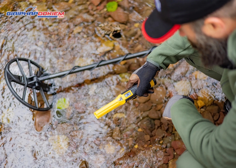 Máy dò kim loại cầm tay Nokta AccuPOINT Pointer chống nước IP68 17 Tay dò Nokta AccuPOINT Pointer có tính ứng dụng cao