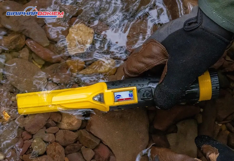 Máy dò kim loại cầm tay Nokta AccuPOINT Pointer chống nước IP68 16 Tay dò Nokta AccuPOINT Pointer chống nước tốt đạt chuẩn IP68