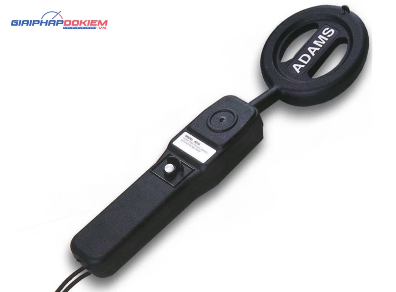 Máy dò kim loại cầm tay Adams AD16 cảnh báo âm thanh và đèn LED 7 Adams AD16 sử dụng công nghệ hiện đại, dò chính xác